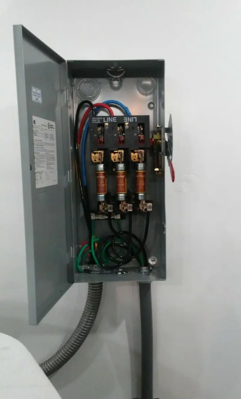 Three-phase disconnect switch installed for Smoke Detector Installation in Frankfort Square